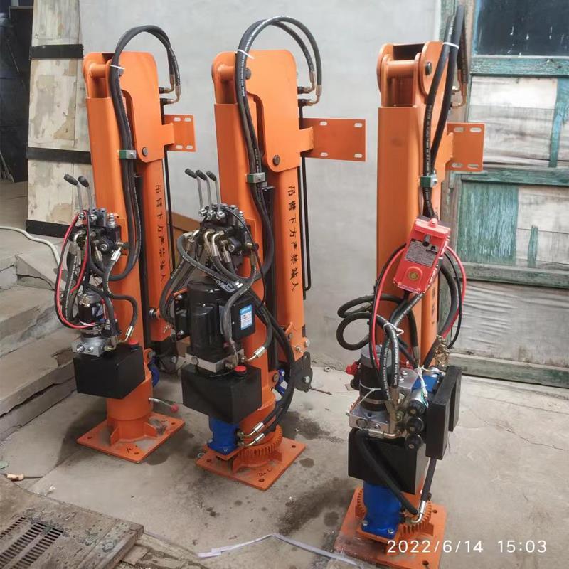 云冈区重汽蓝牌随车吊 3.2吨 国六动力强 液压驱动 农用自卸起重机